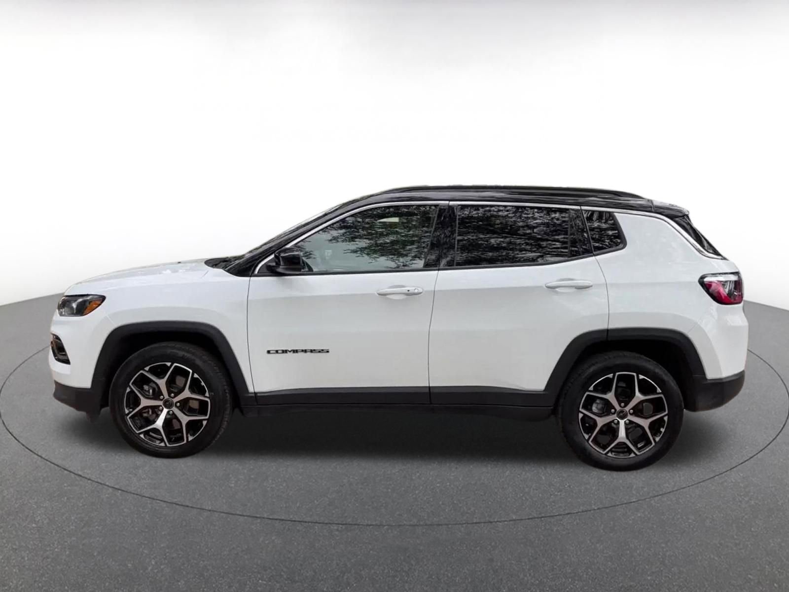 Thumbnail: 2025 Jeep Compass - 9