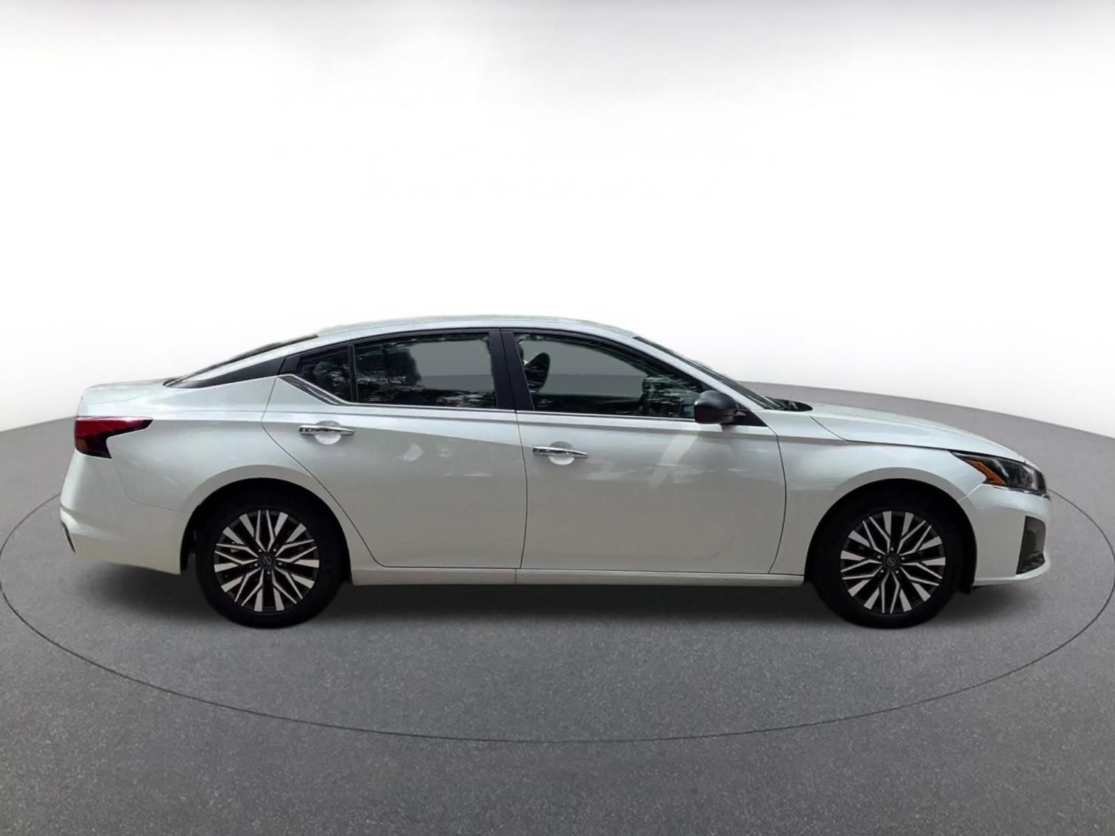 Thumbnail: 2025 Nissan Altima - 16