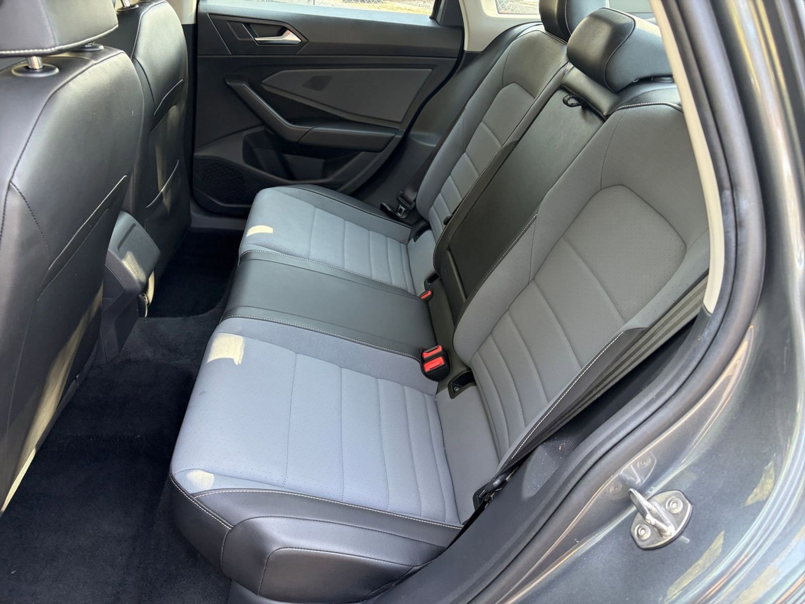 Thumbnail: 2025 Volkswagen Jetta - 32