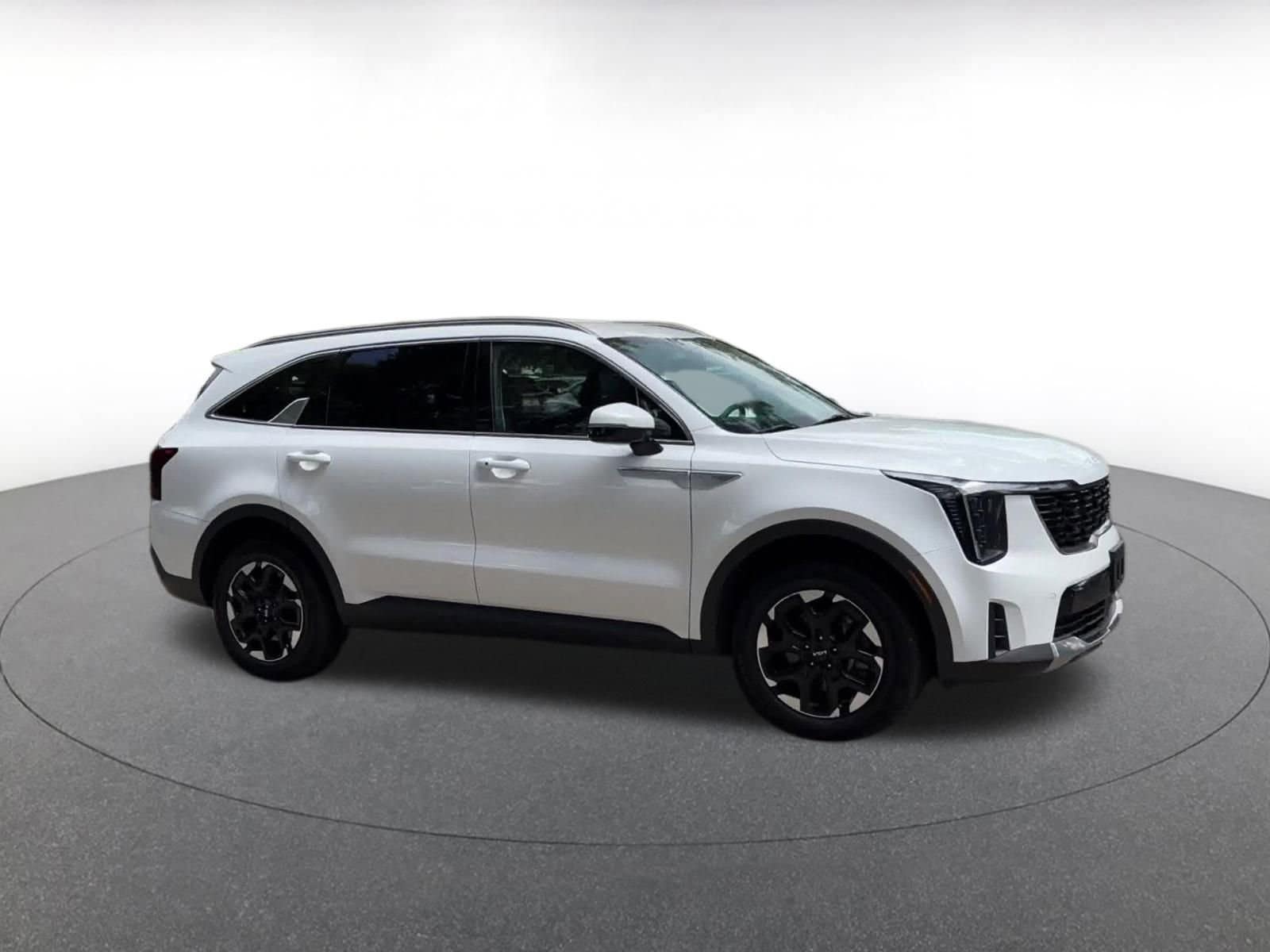 Thumbnail: 2024 Kia Sorento - 2