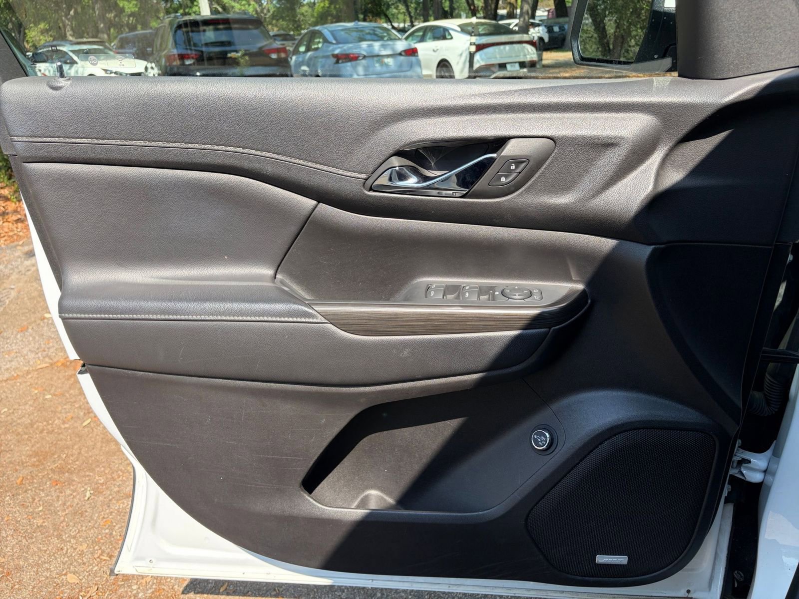 Thumbnail: 2023 GMC Acadia - 18