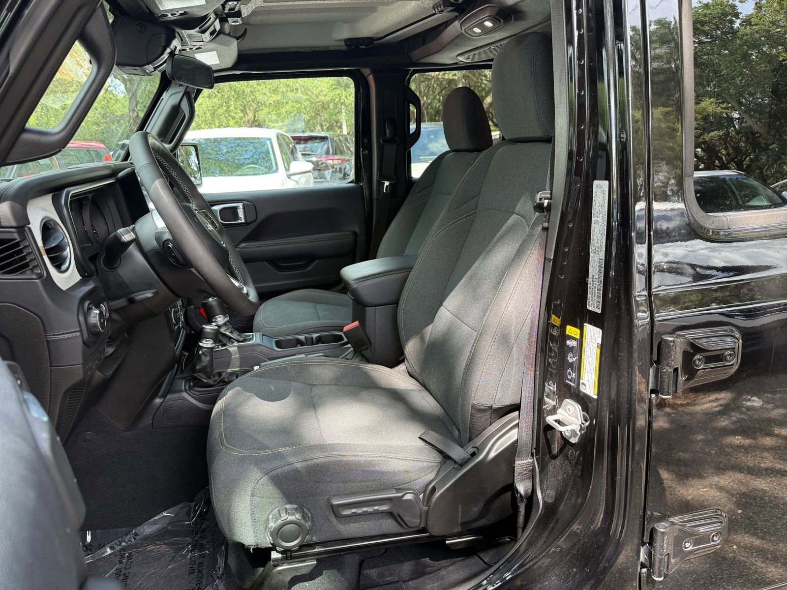 Thumbnail: 2025 Jeep Wrangler - 34