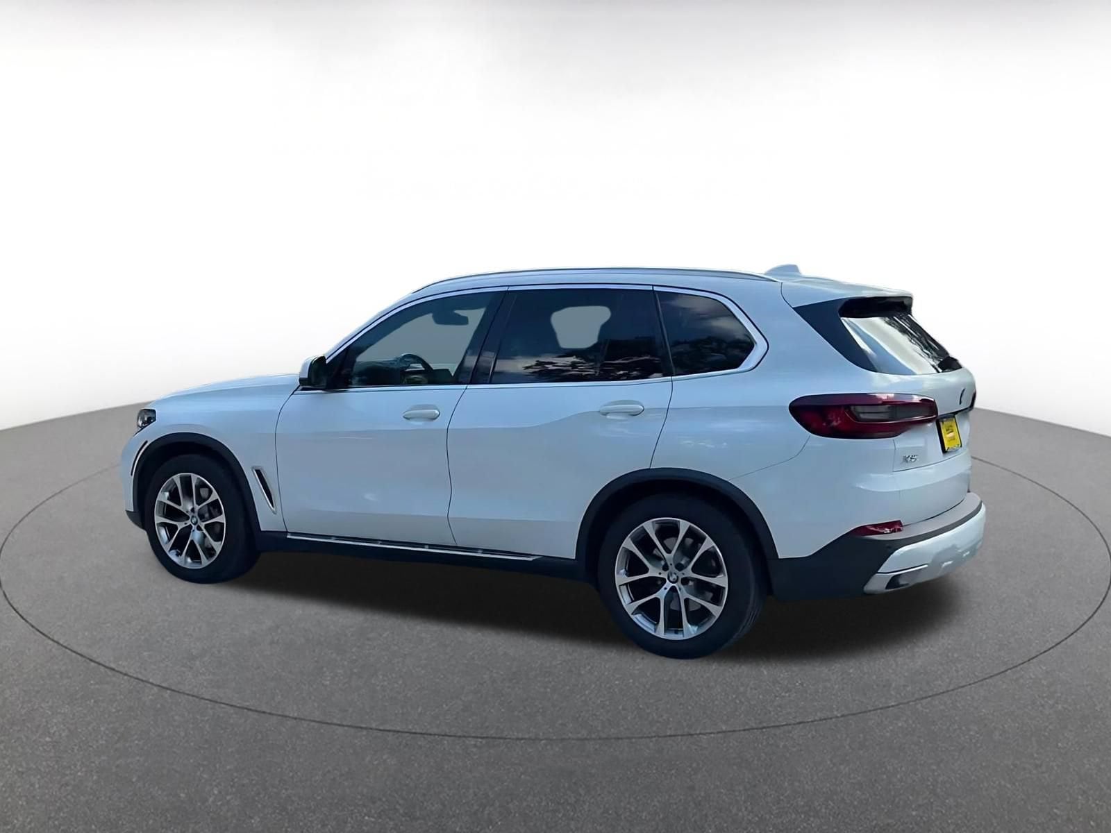 Thumbnail: 2023 BMW X5 - 9