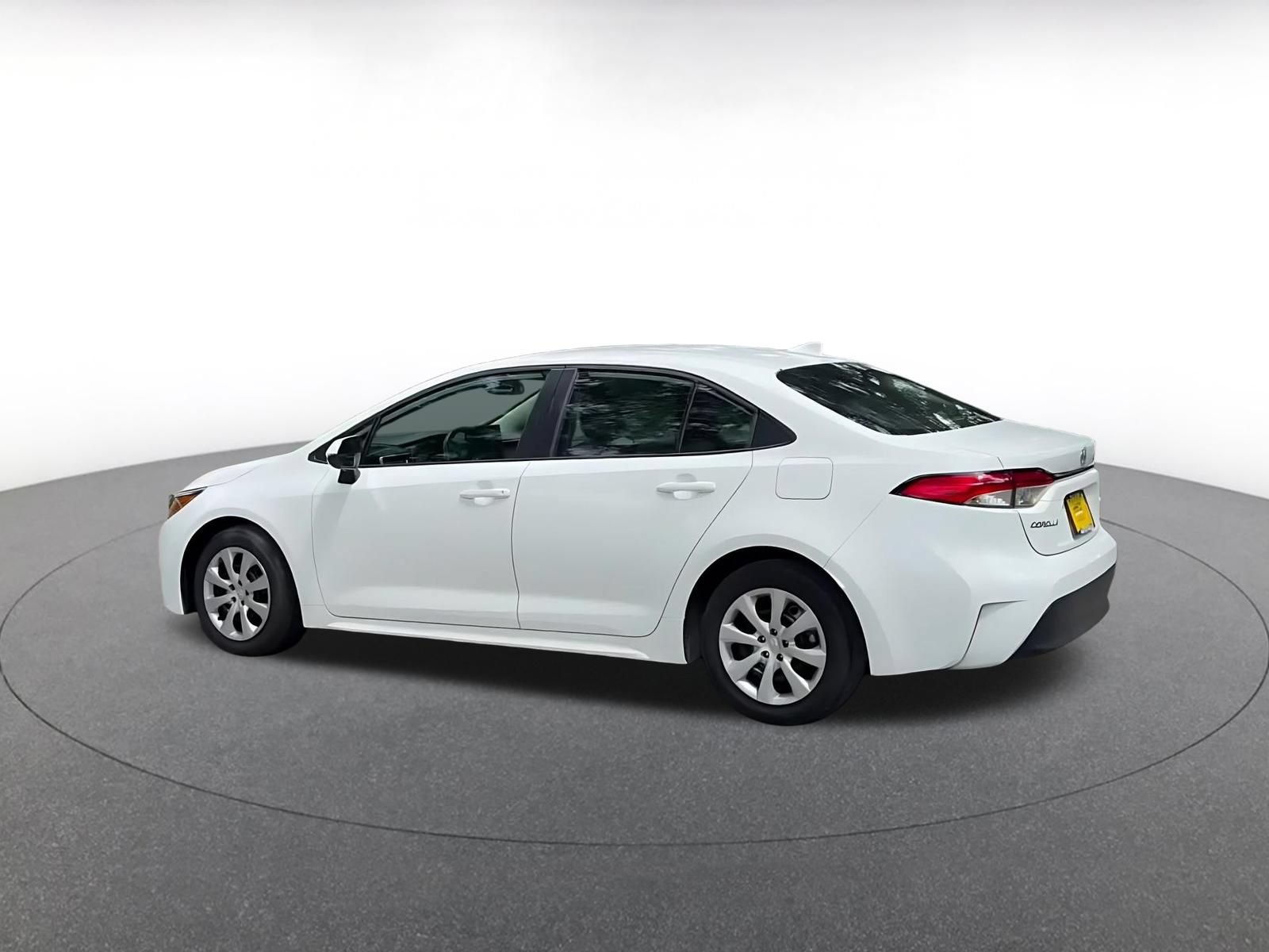 Thumbnail: 2025 Toyota Corolla - 10