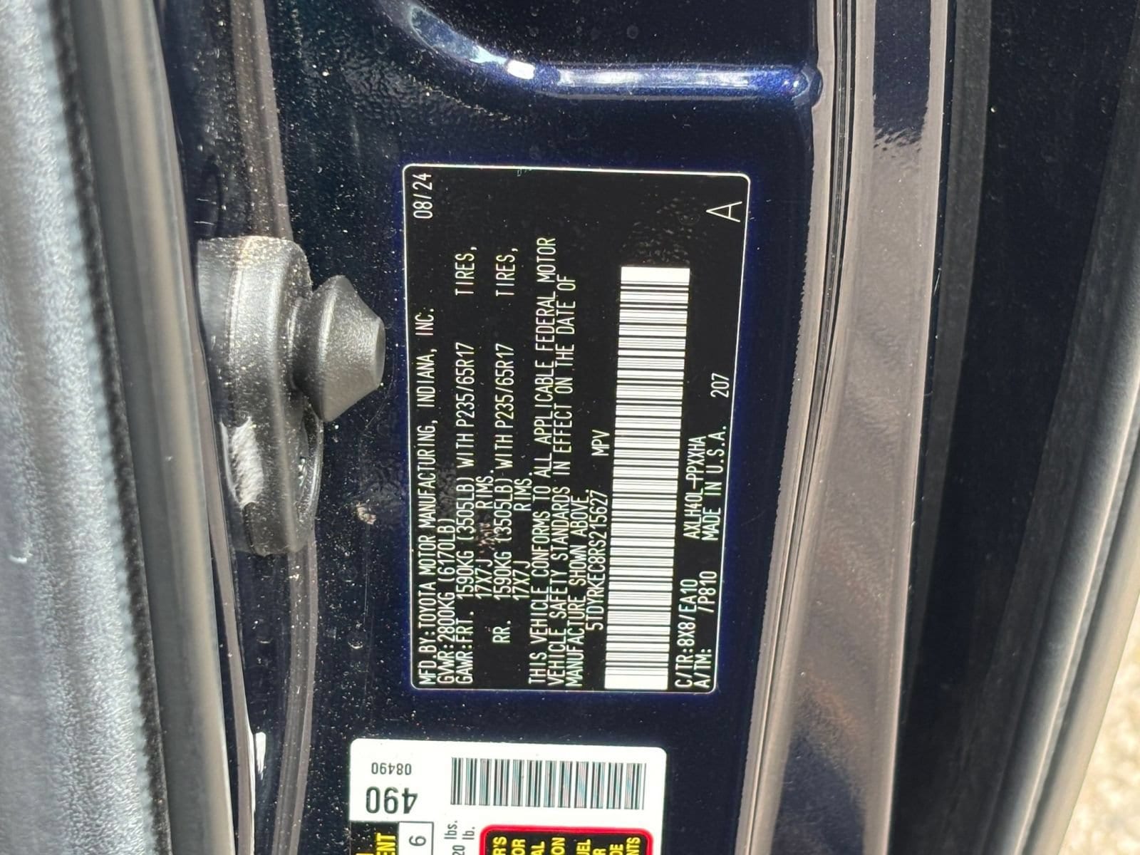 Thumbnail: 2024 Toyota Sienna - 21