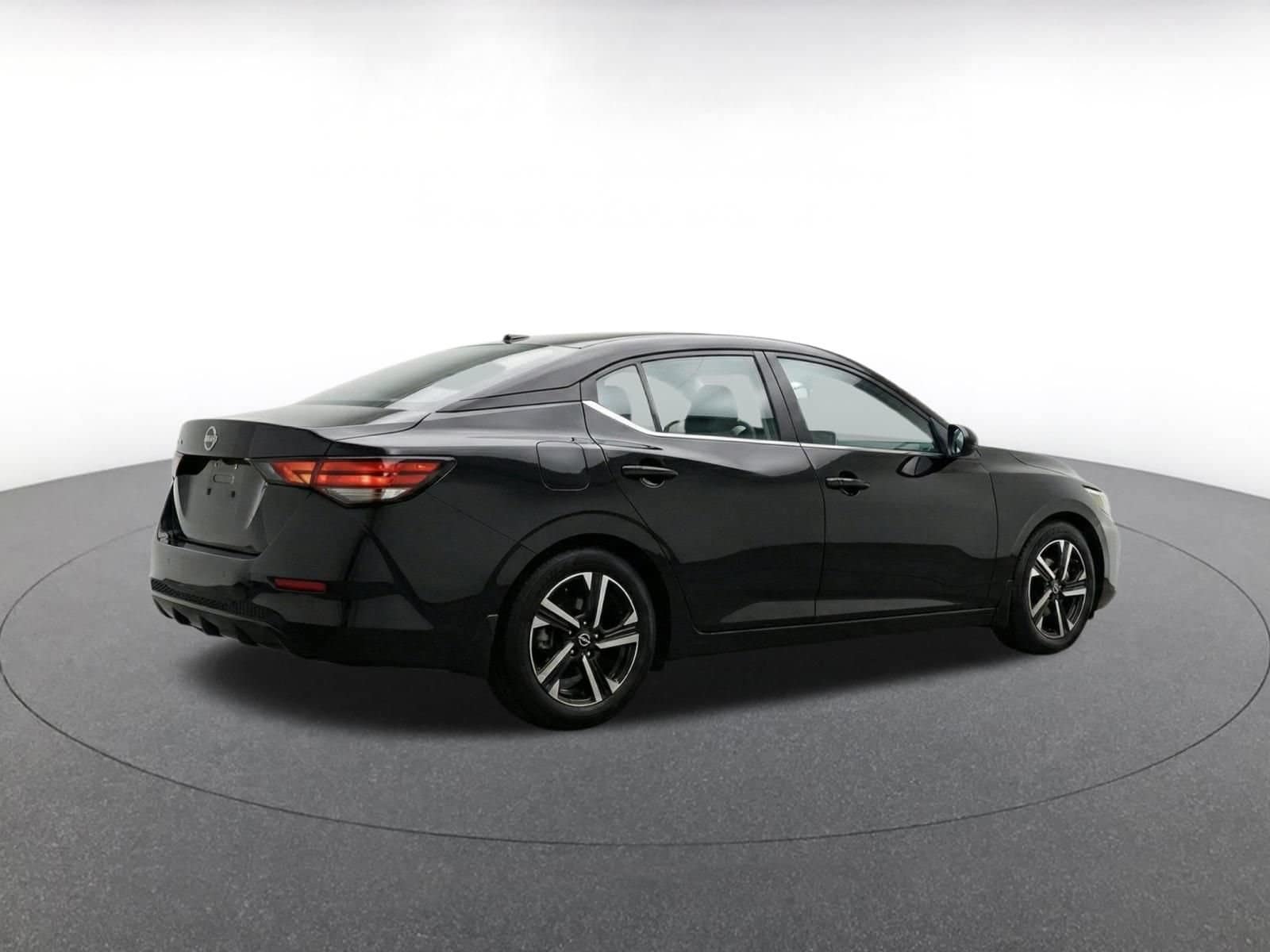 Thumbnail: 2025 Nissan Sentra - 9