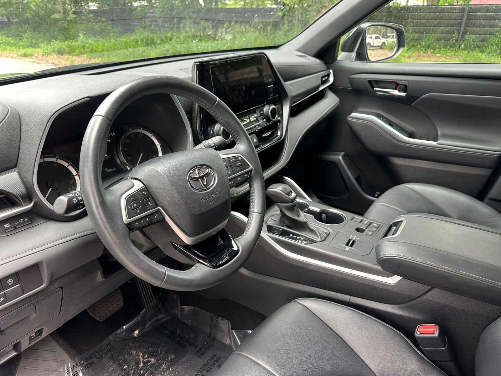 2024 Toyota Highlander XSE 28