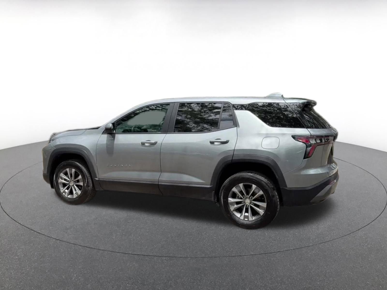 Thumbnail: 2025 Chevrolet Equinox - 10