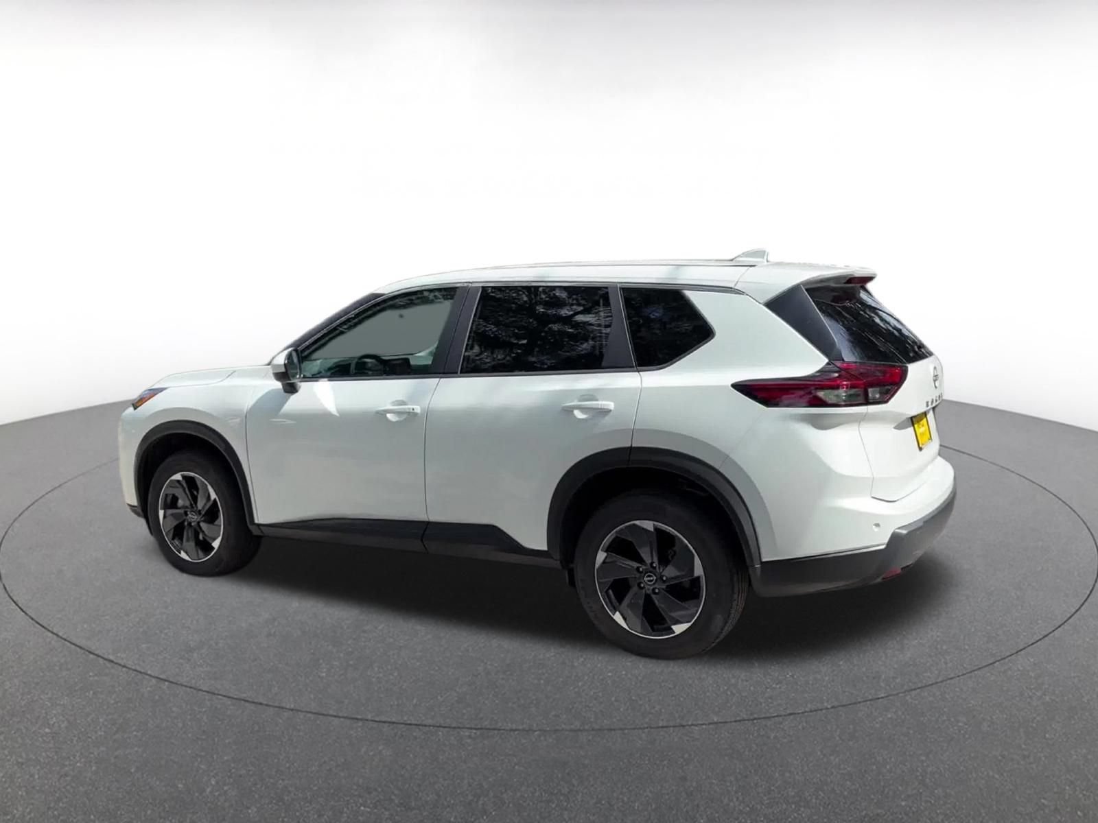Thumbnail: 2025 Nissan Rogue - 10