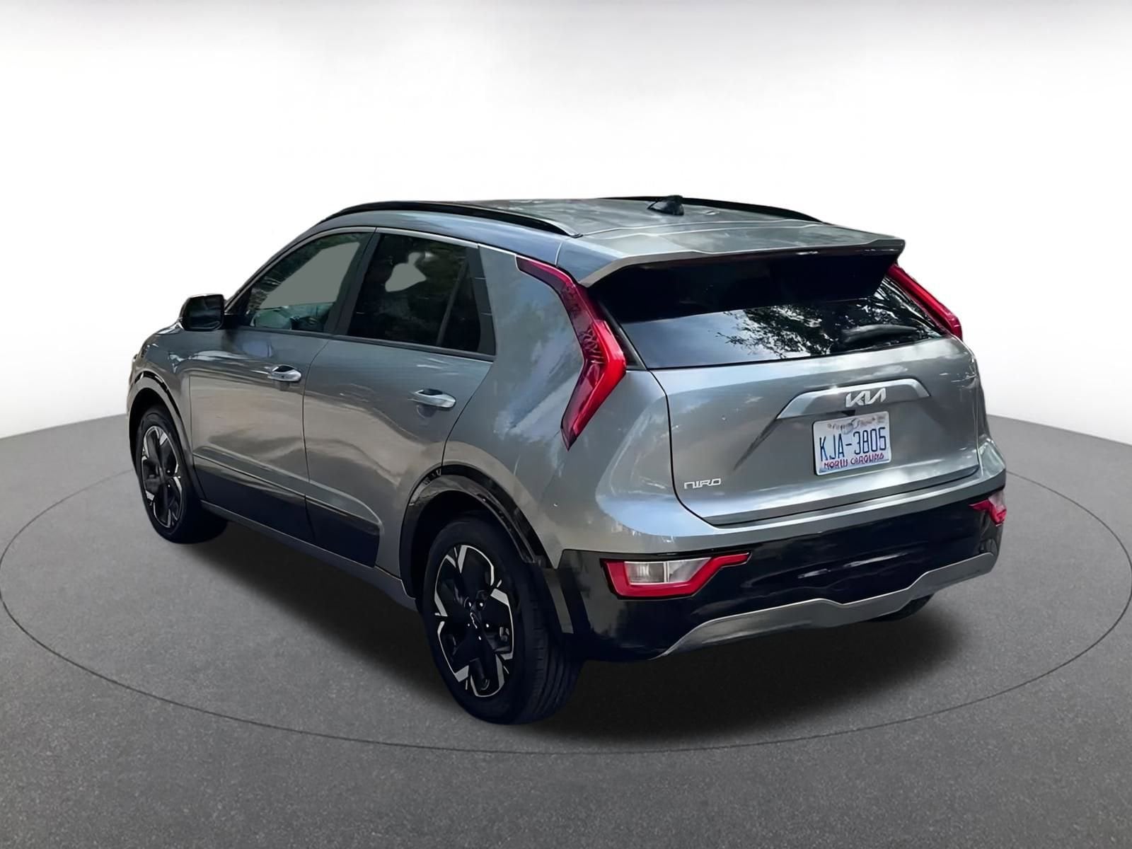 Thumbnail: 2023 Kia Niro - 11