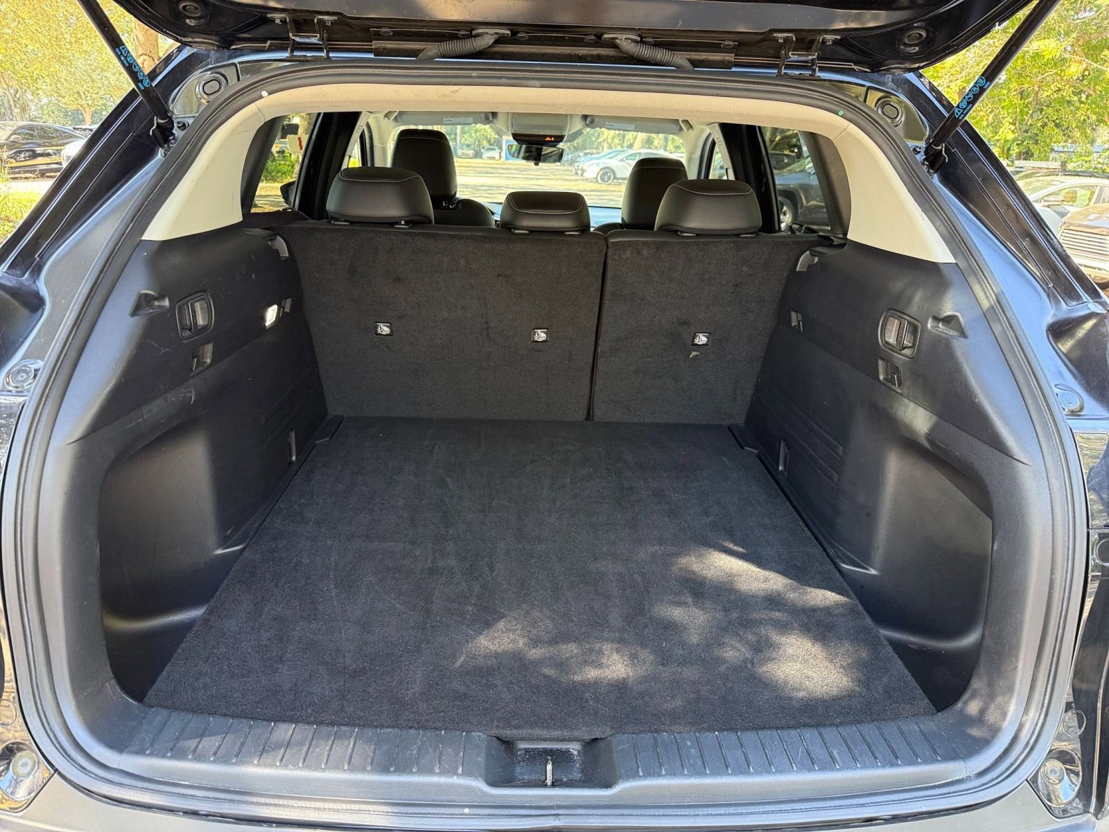 Thumbnail: 2025 Mazda CX-50 - 24