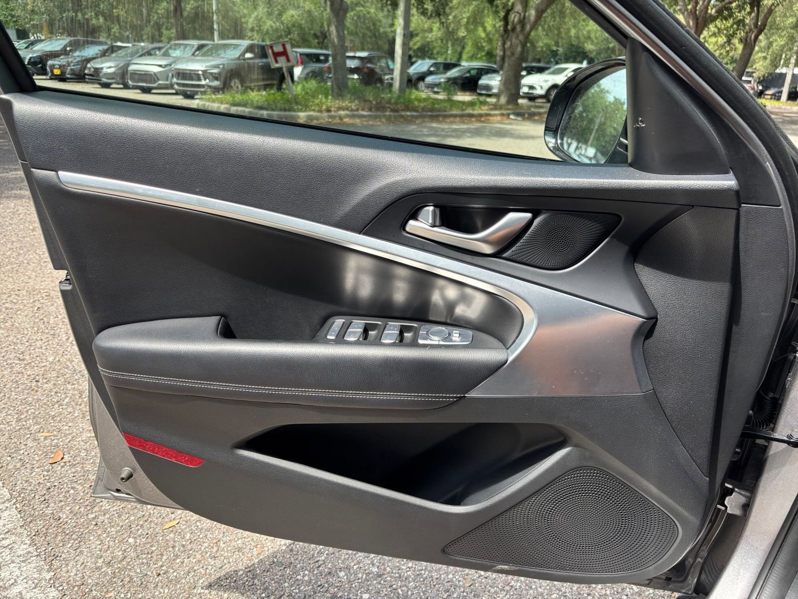 Thumbnail: 2025 Genesis G70 - 18