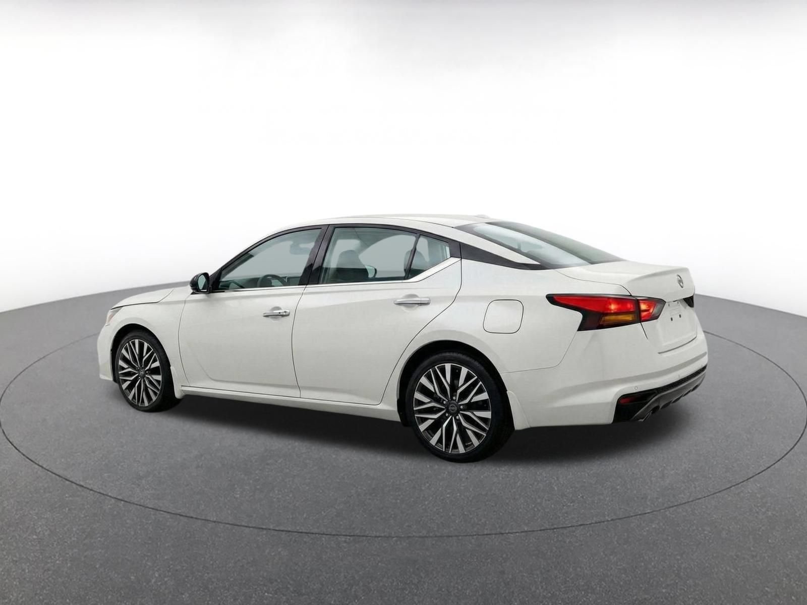 Thumbnail: 2025 Nissan Altima - 7