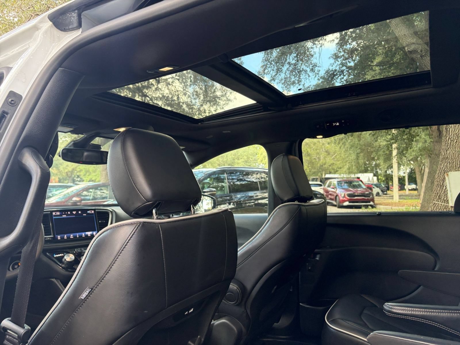 Thumbnail: 2025 Chrysler Pacifica - 32