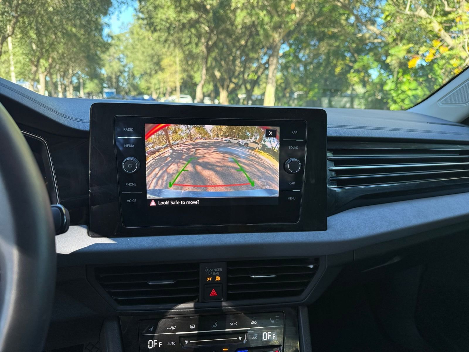 Thumbnail: 2025 Volkswagen Jetta - 17