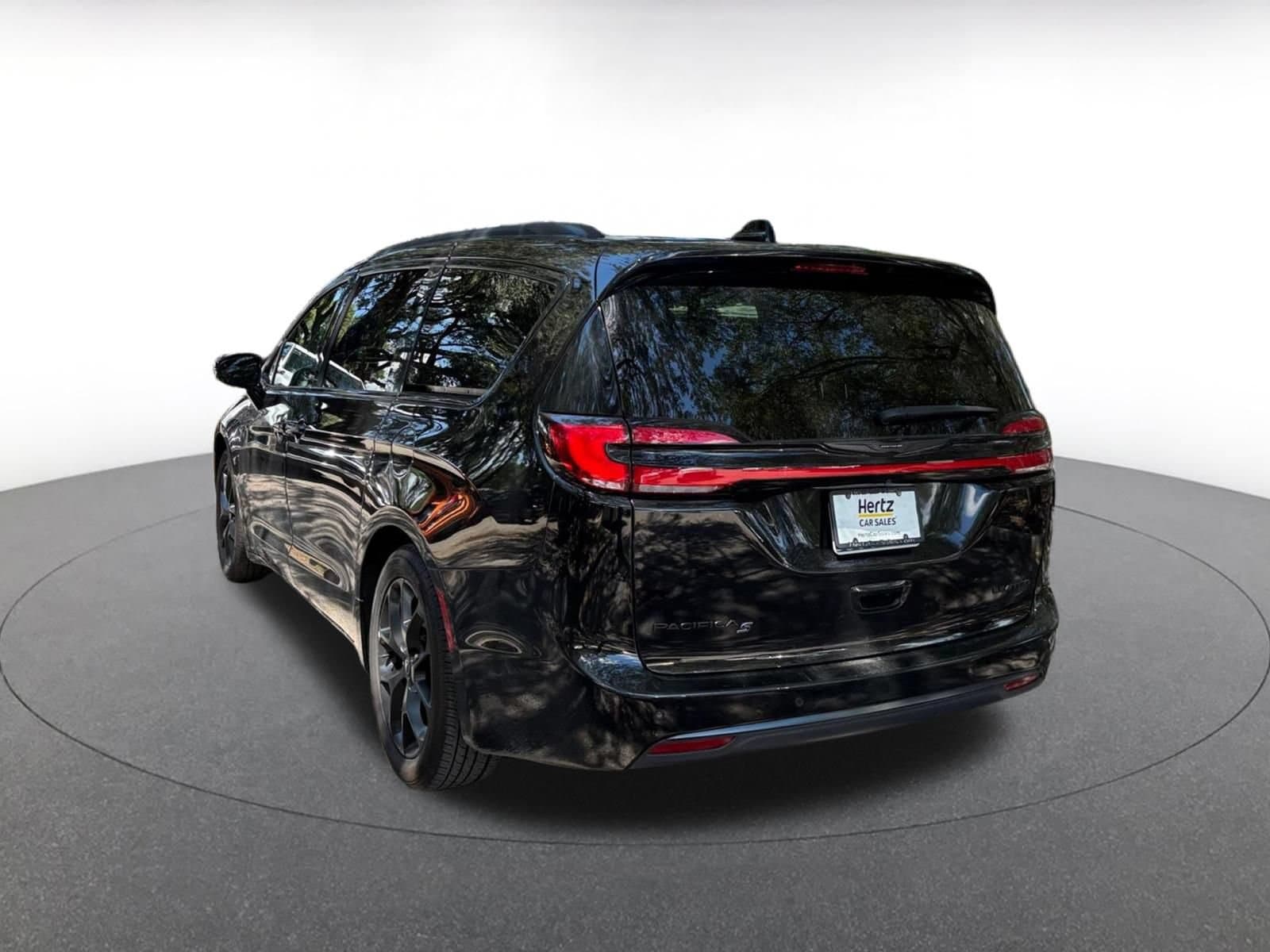 Thumbnail: 2025 Chrysler Pacifica - 5