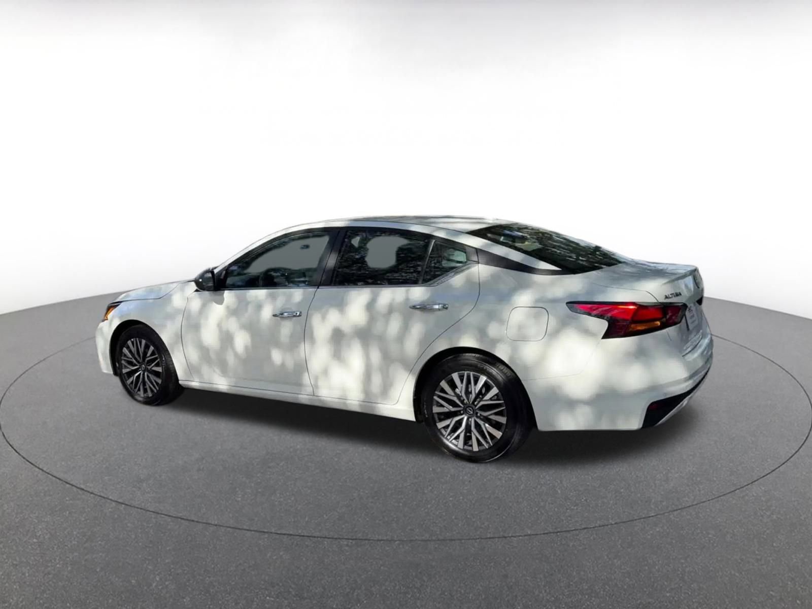 Thumbnail: 2025 Nissan Altima - 18