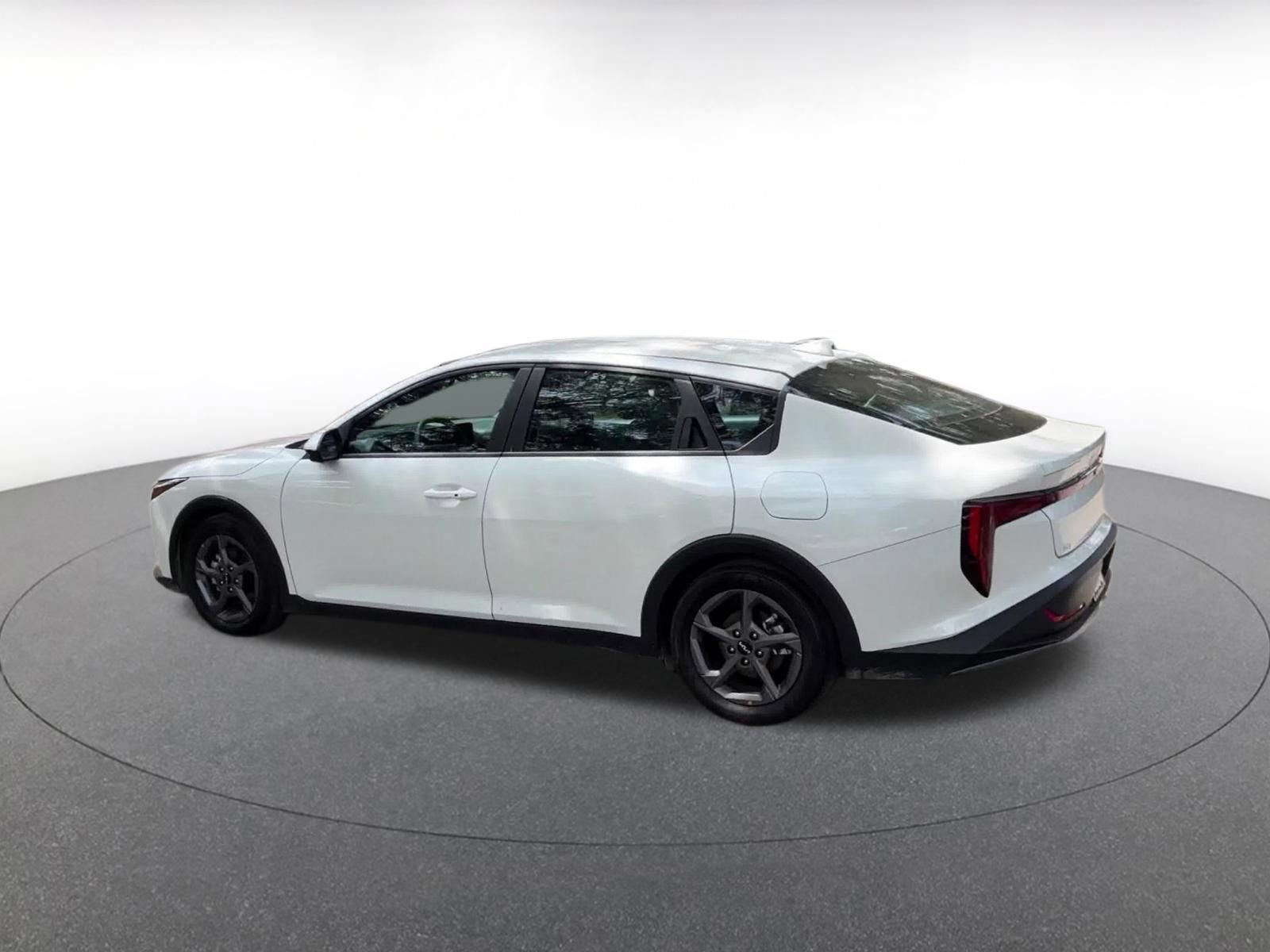 Thumbnail: 2025 Kia K4 - 10
