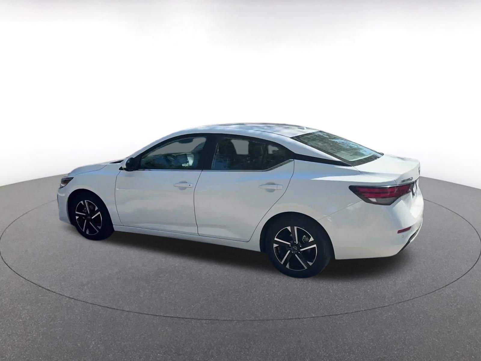 Thumbnail: 2024 Nissan Sentra - 10