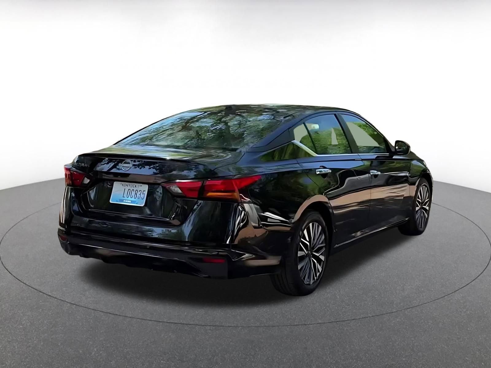 Thumbnail: 2025 Nissan Altima - 15