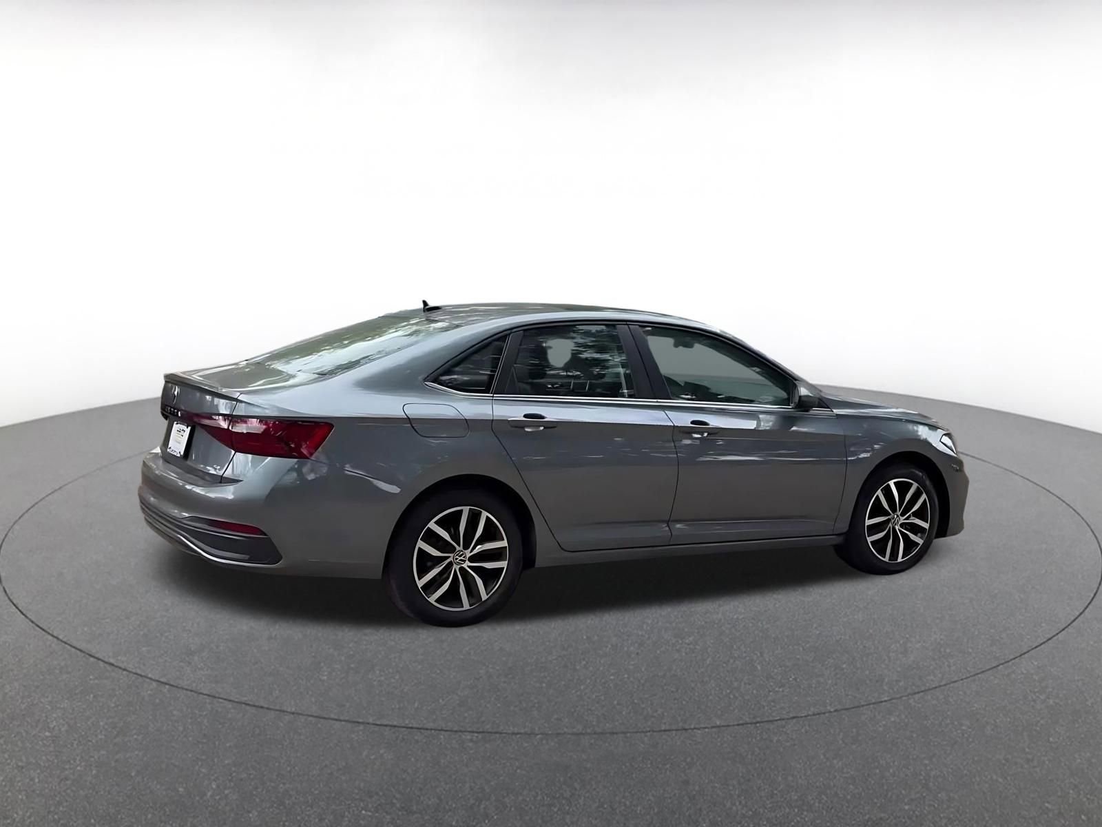 Thumbnail: 2025 Volkswagen Jetta - 14