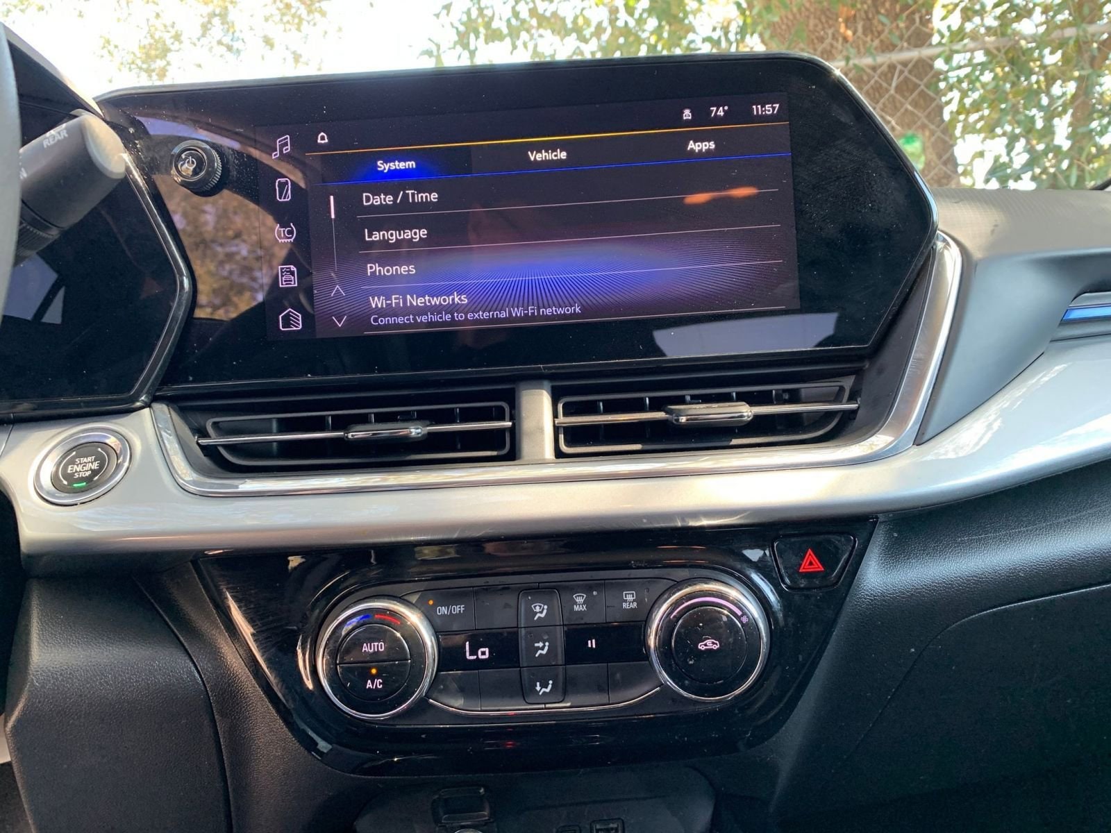 Thumbnail: 2025 Chevrolet Trax - 17