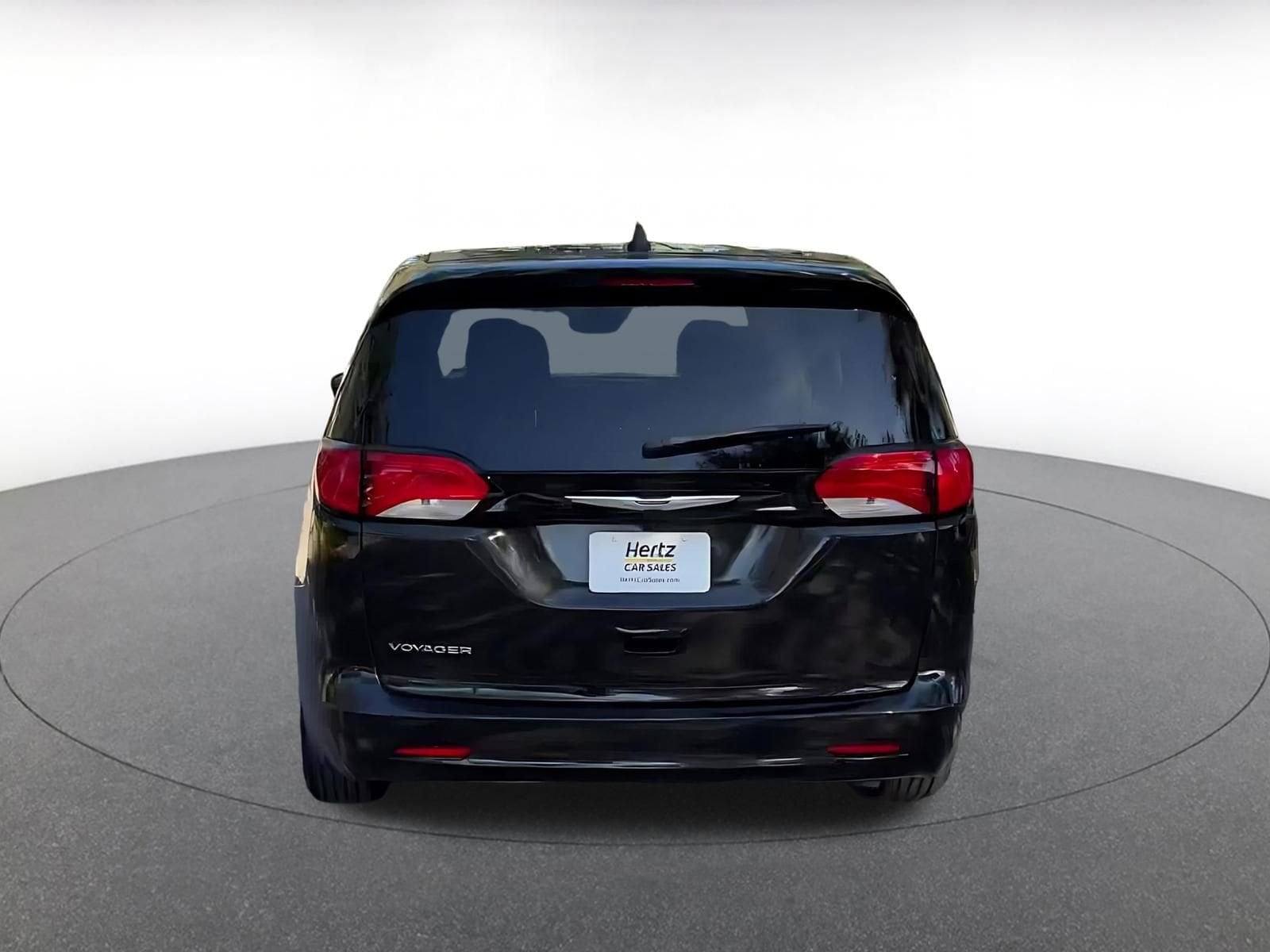 Thumbnail: 2023 Chrysler Voyager - 12