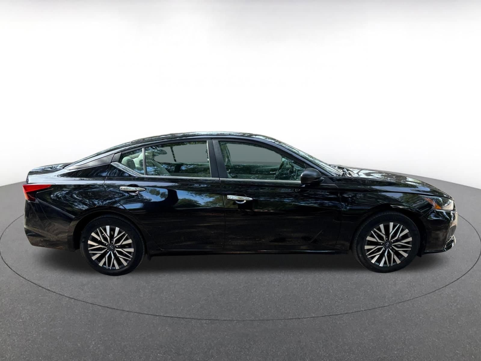 Thumbnail: 2025 Nissan Altima - 8