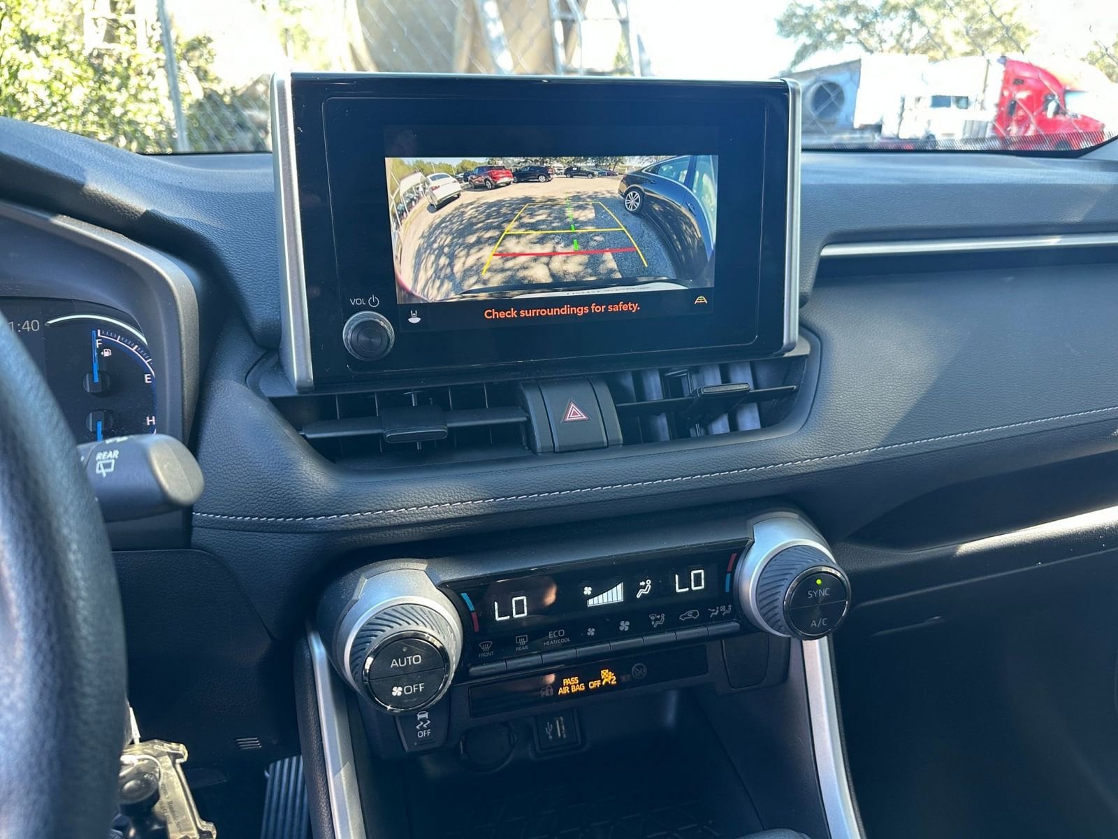 Thumbnail: 2025 Toyota RAV4 - 23