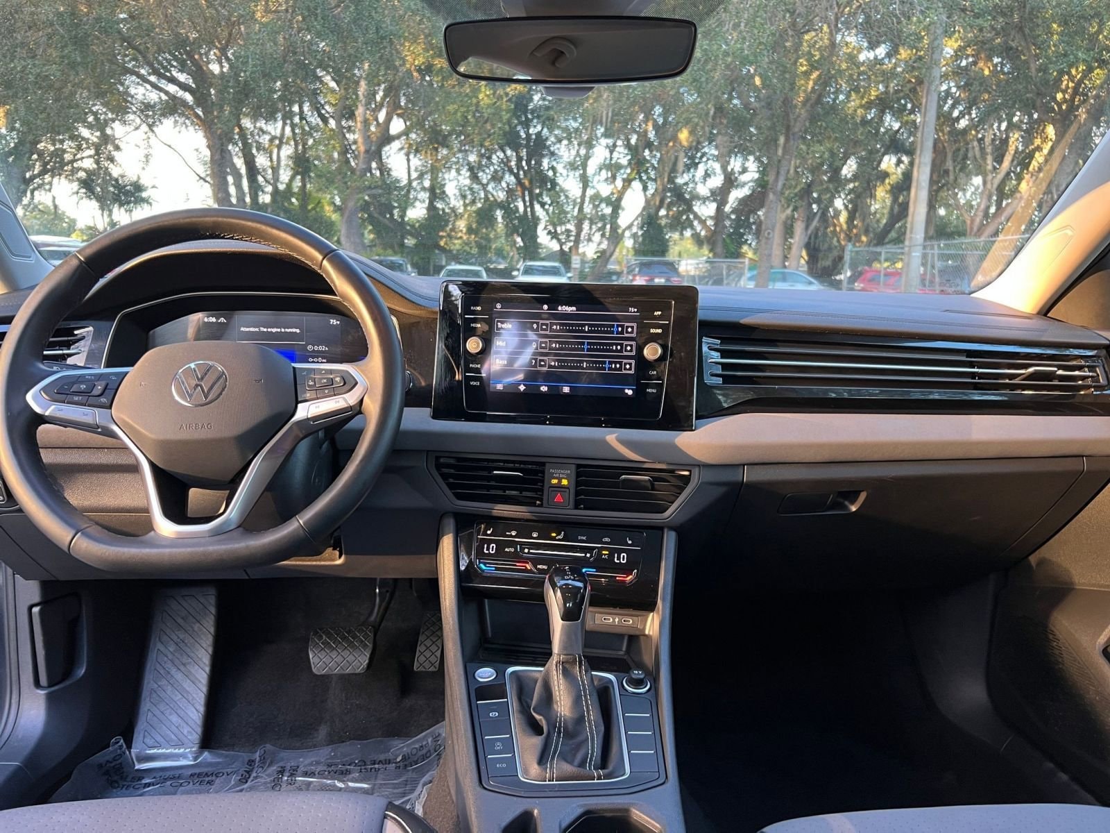 Thumbnail: 2025 Volkswagen Jetta - 27