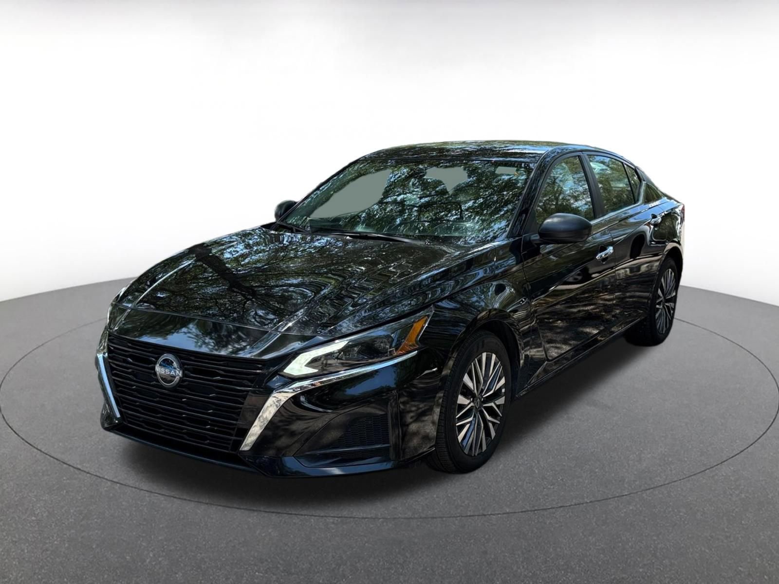 Thumbnail: 2025 Nissan Altima - 9