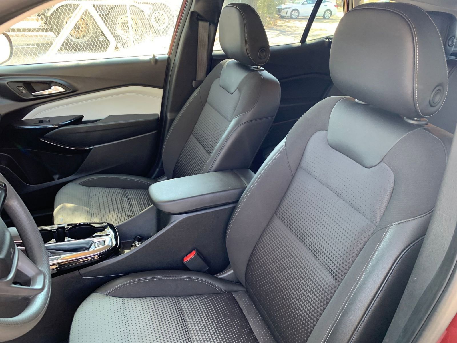 Thumbnail: 2025 Chevrolet Trax - 32