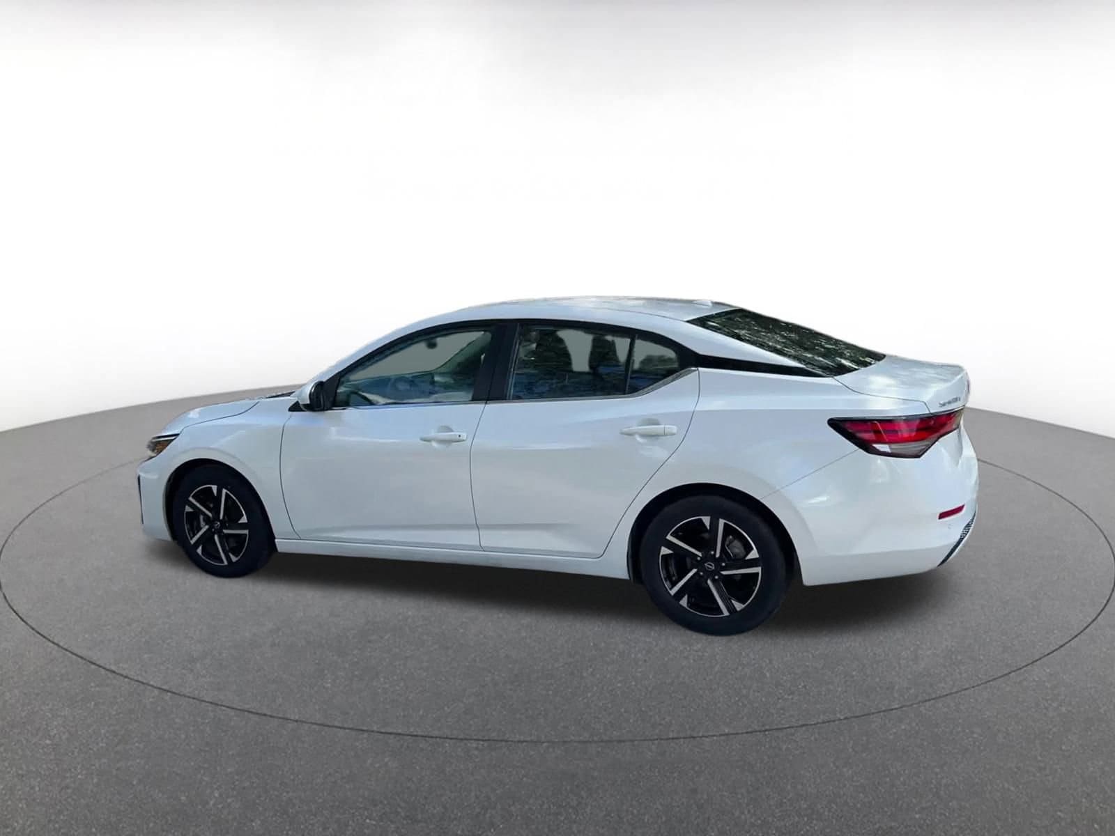 Thumbnail: 2024 Nissan Sentra - 10