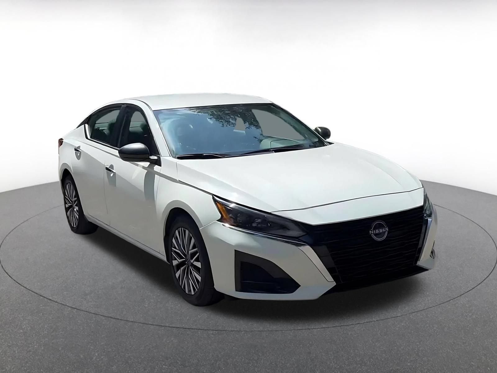 Thumbnail: 2025 Nissan Altima - 3