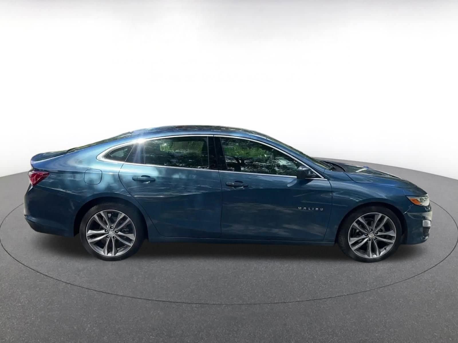 Thumbnail: 2024 Chevrolet Malibu - 16