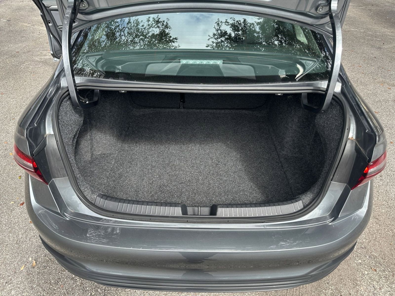 Thumbnail: 2025 Volkswagen Jetta - 35