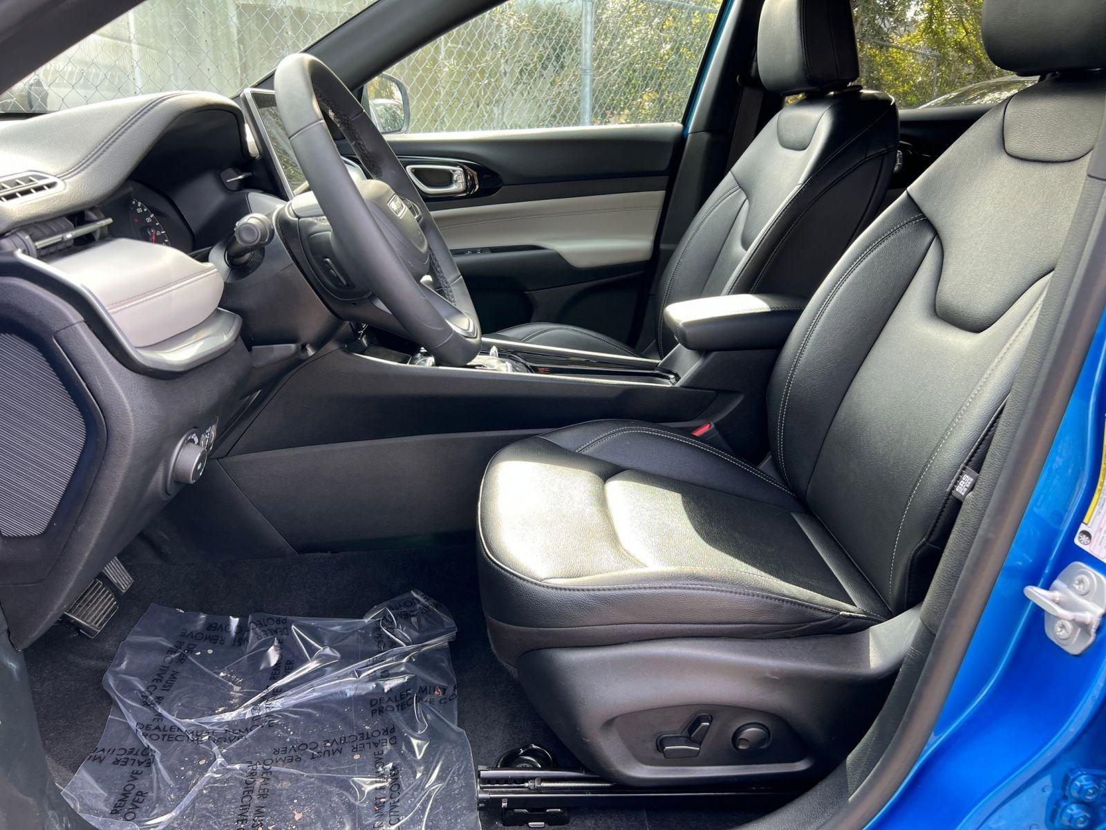 Thumbnail: 2025 Jeep Compass - 23