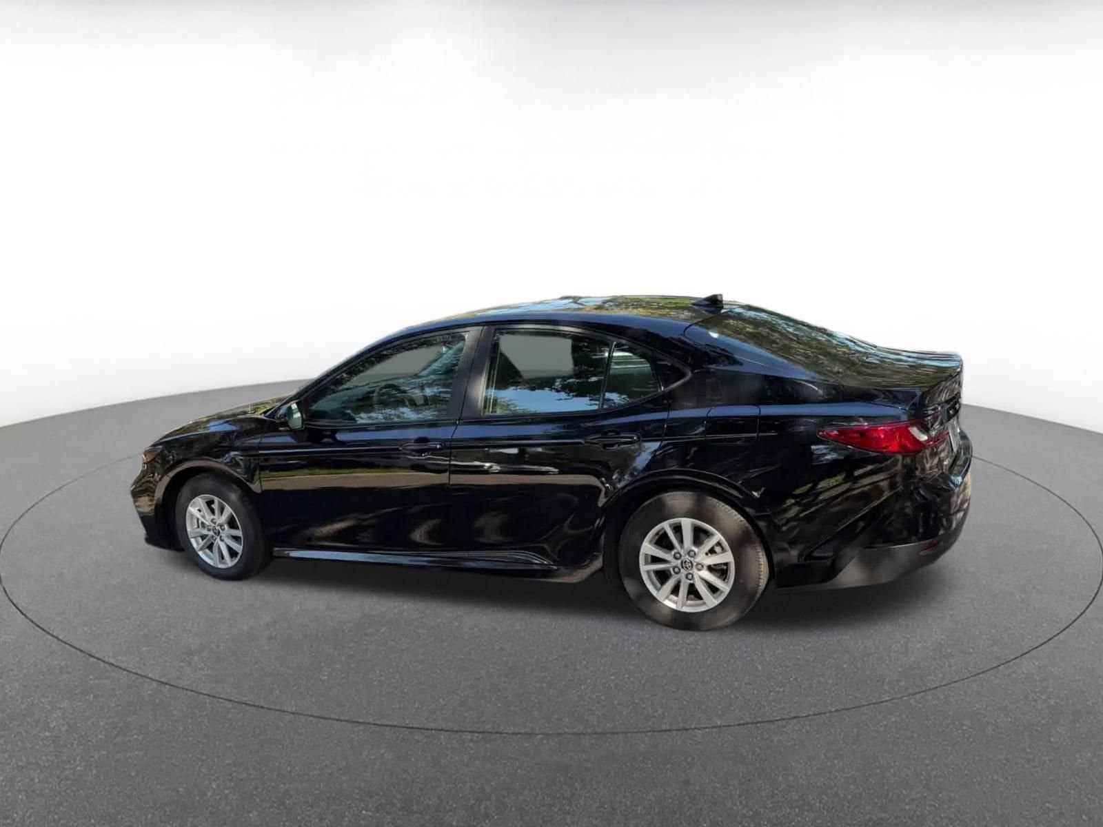 Thumbnail: 2025 Toyota Camry - 10