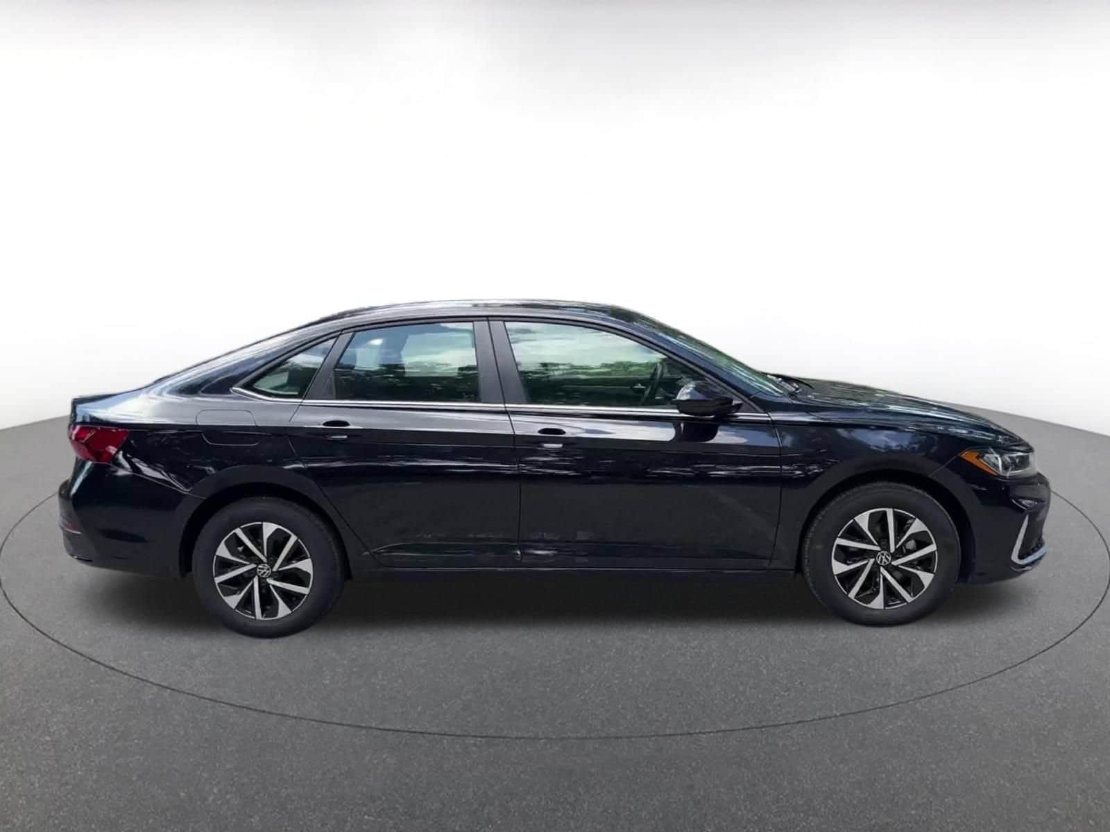Thumbnail: 2025 Volkswagen Jetta - 16