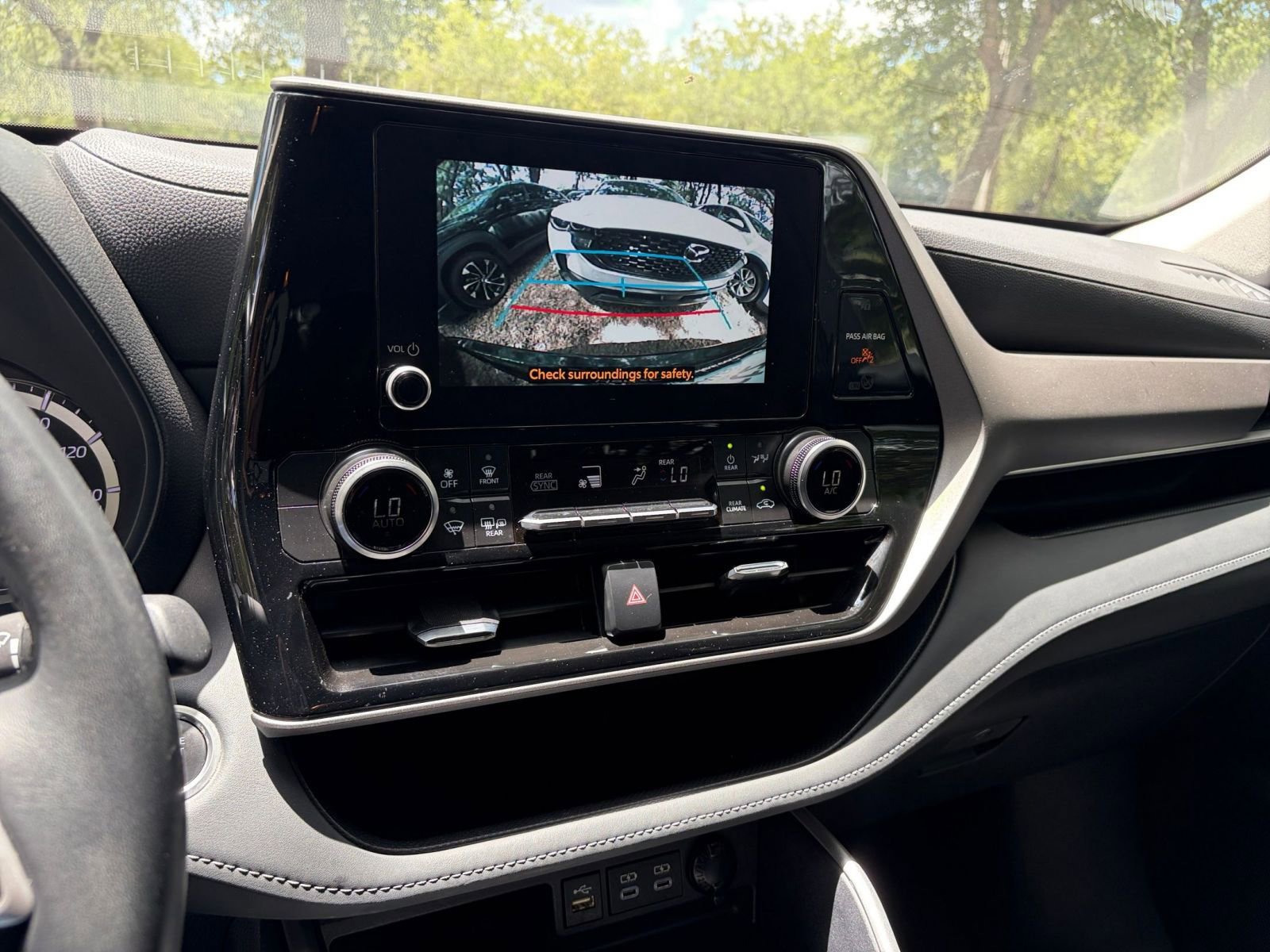 Thumbnail: 2025 Toyota Highlander - 27