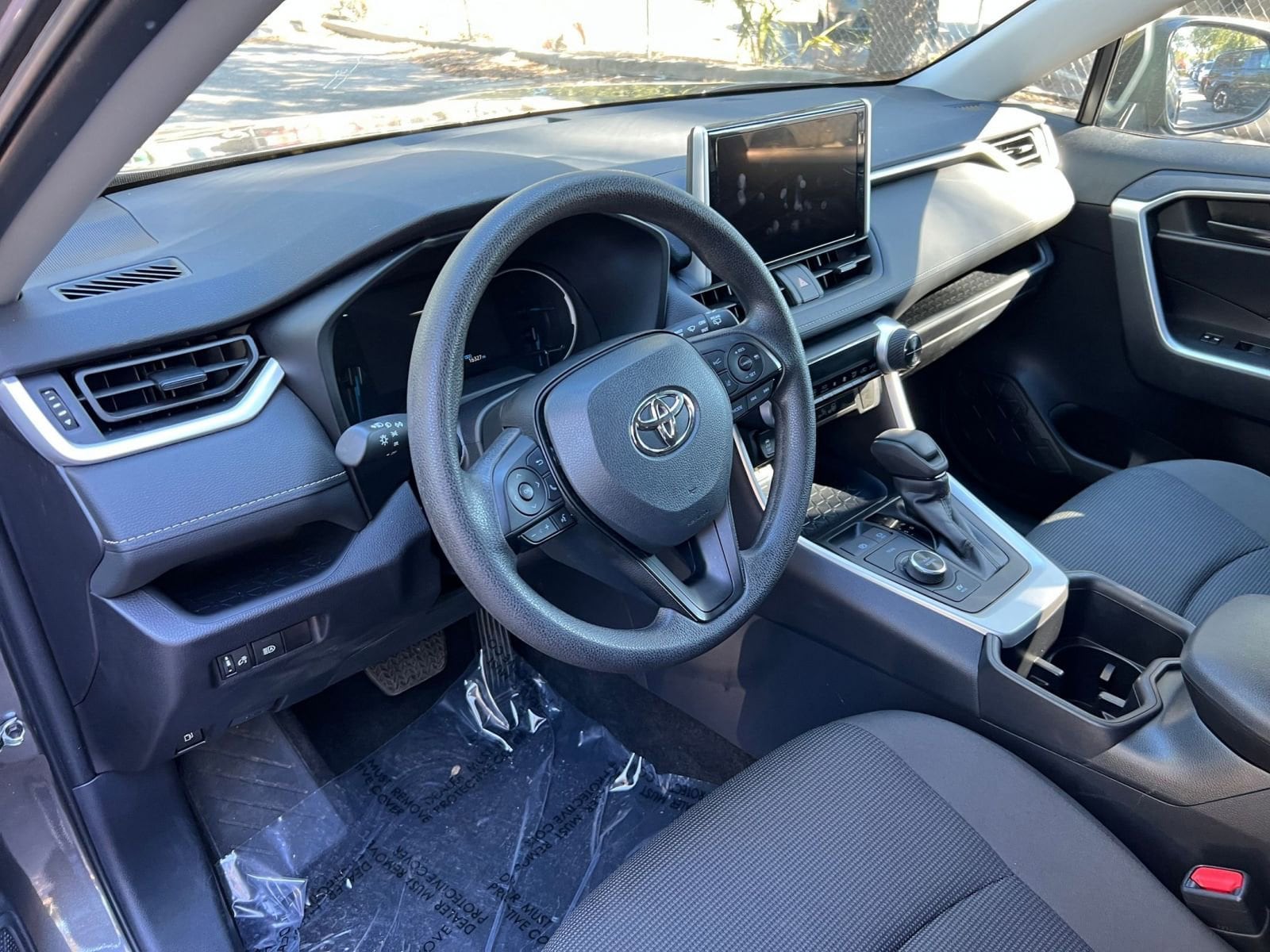 Thumbnail: 2025 Toyota RAV4 - 28