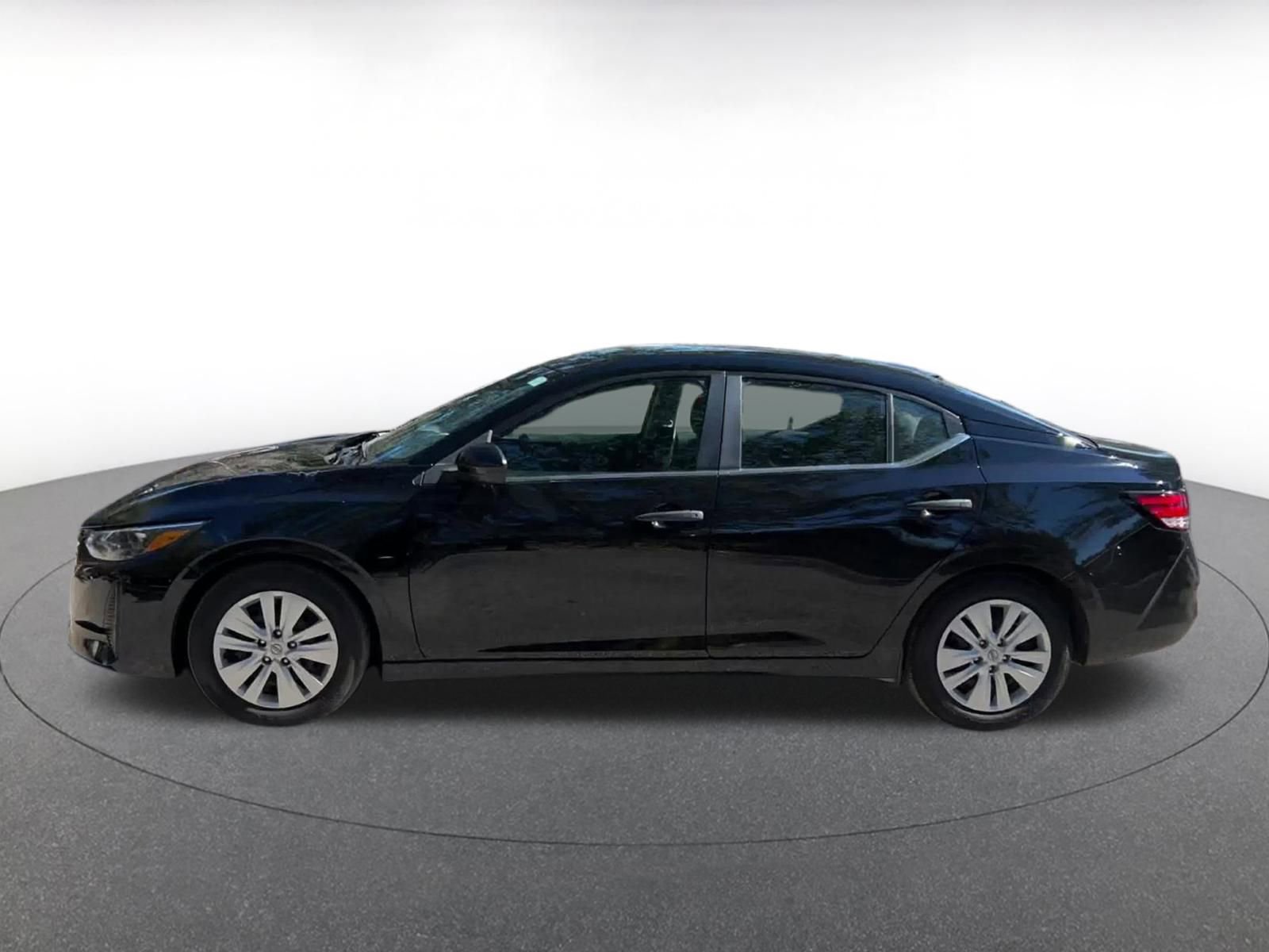 Thumbnail: 2025 Nissan Sentra - 9