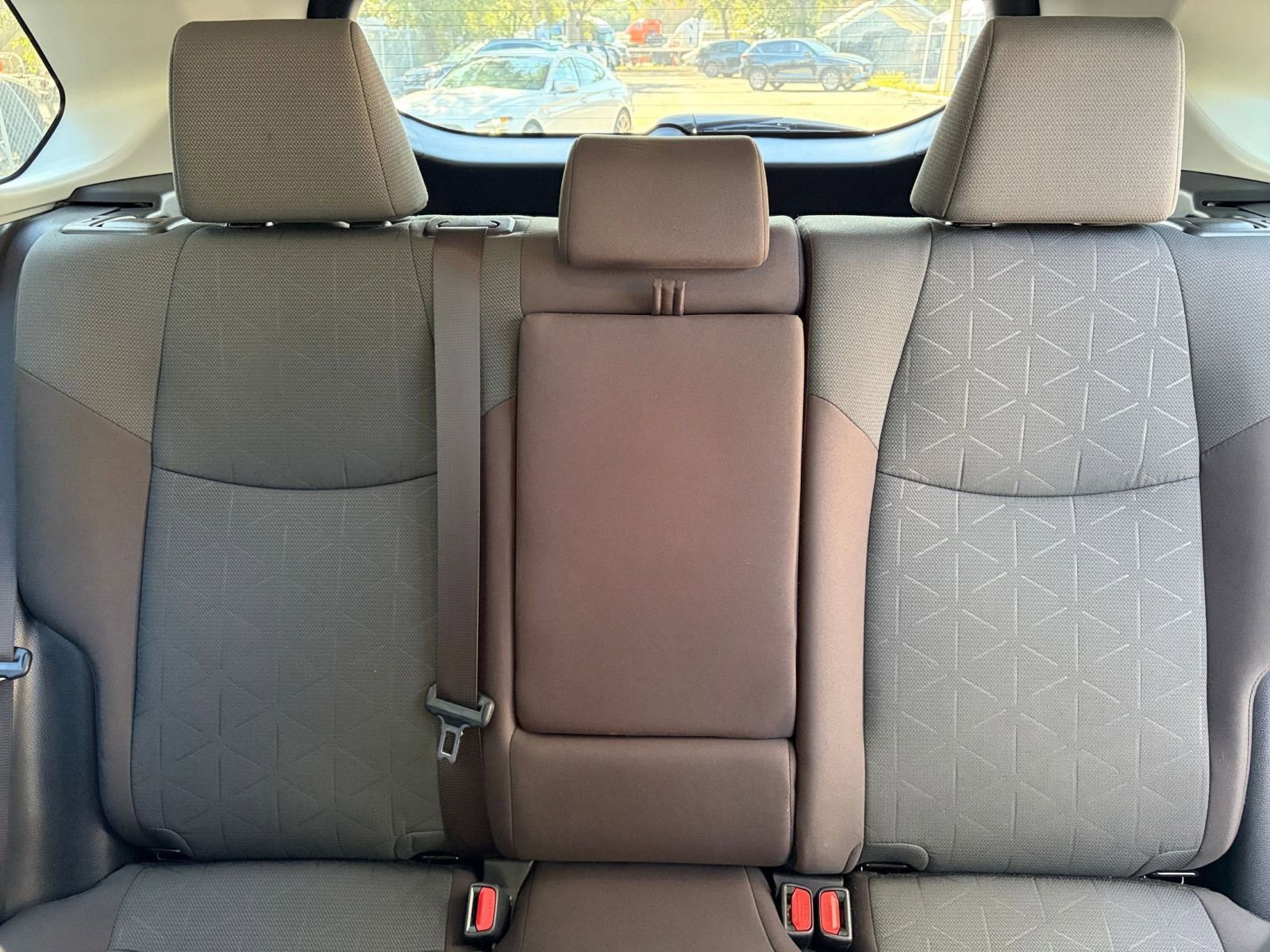 Thumbnail: 2025 Toyota RAV4 - 32