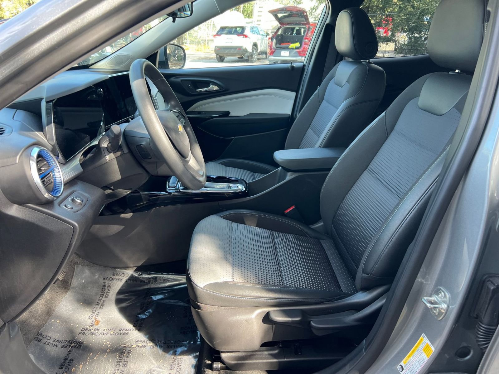 Thumbnail: 2025 Chevrolet Trax - 21