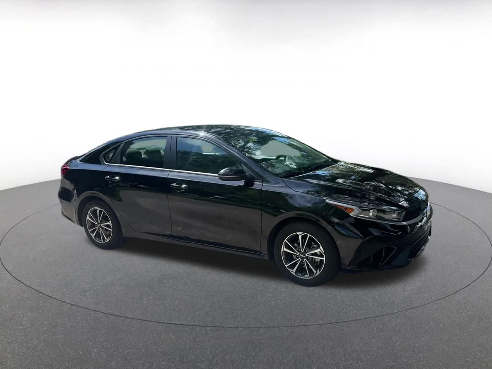 Thumbnail: 2024 Kia Forte - 2