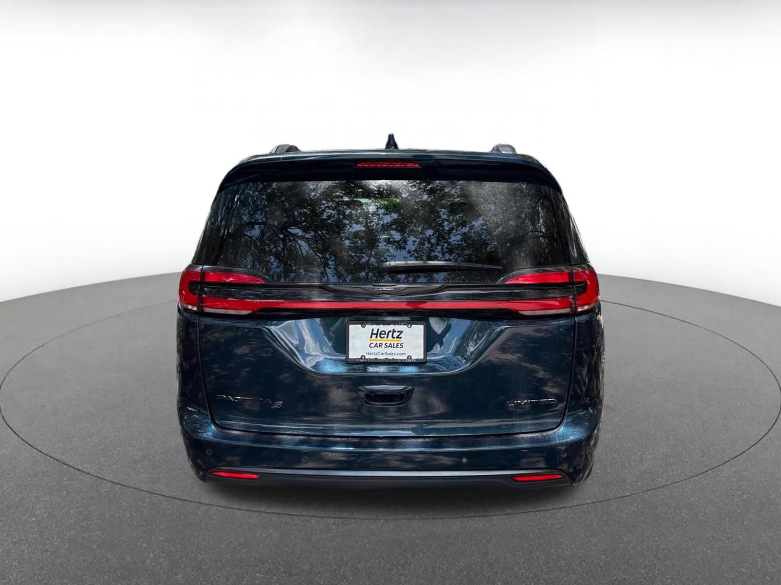 Thumbnail: 2025 Chrysler Pacifica - 6