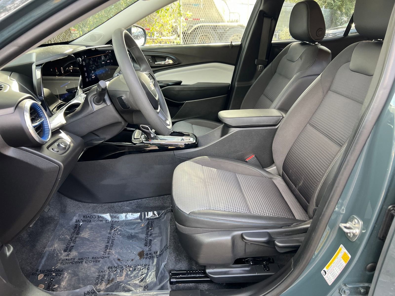 Thumbnail: 2025 Chevrolet Trax - 21