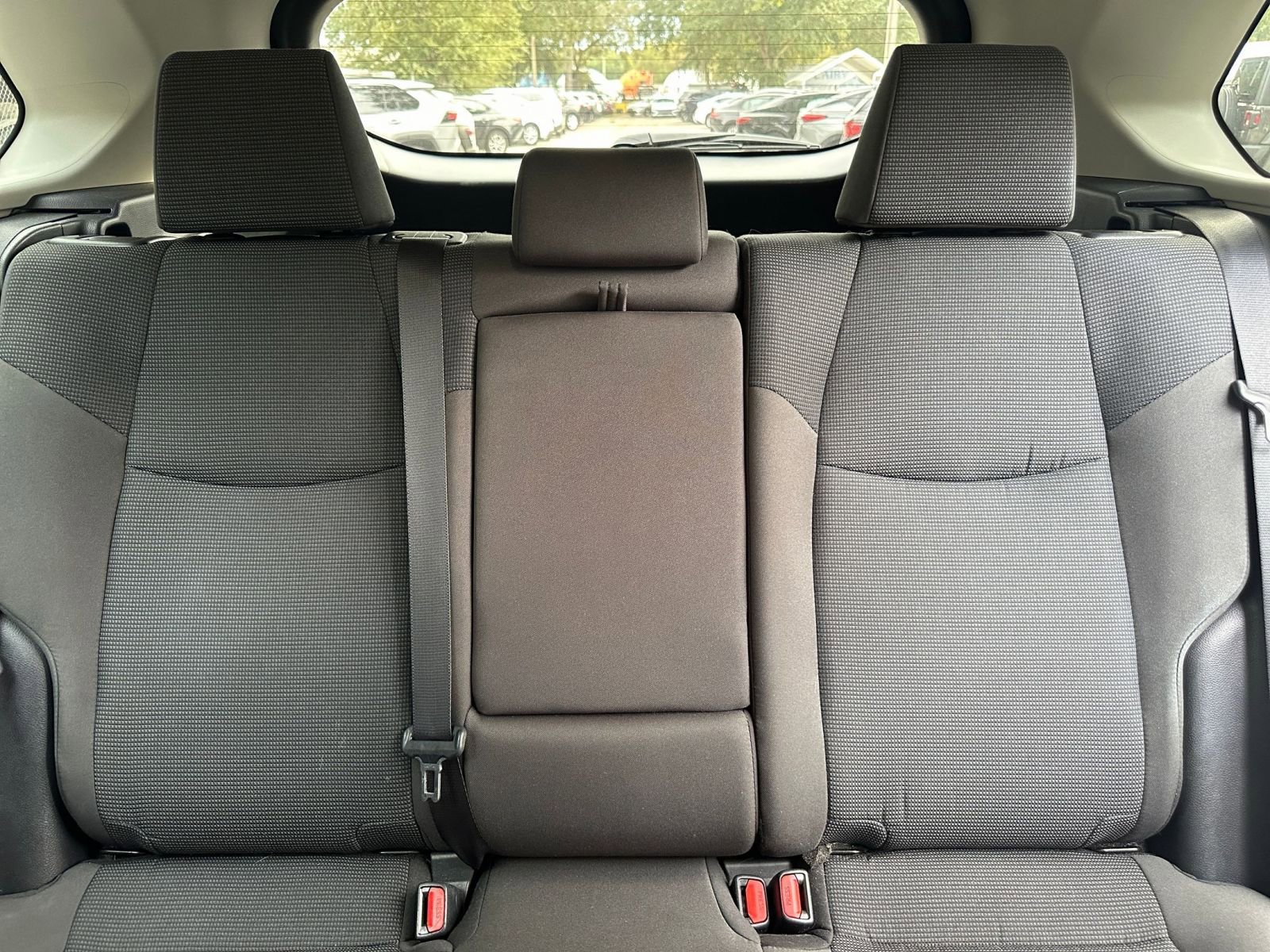 Thumbnail: 2025 Toyota RAV4 - 32