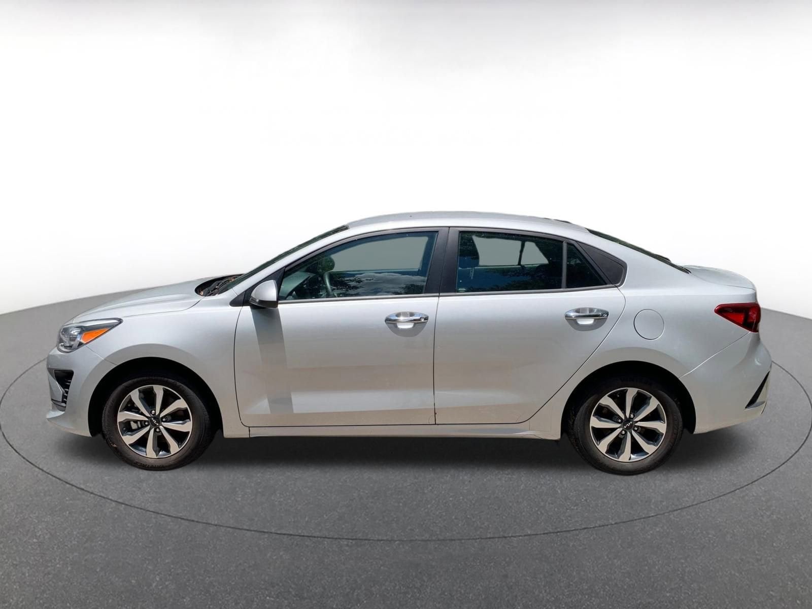 Thumbnail: 2023 Kia Rio - 4