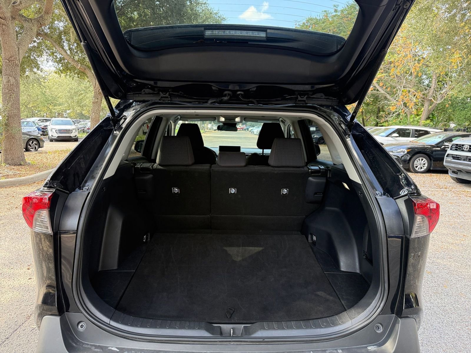 Thumbnail: 2025 Toyota RAV4 - 24